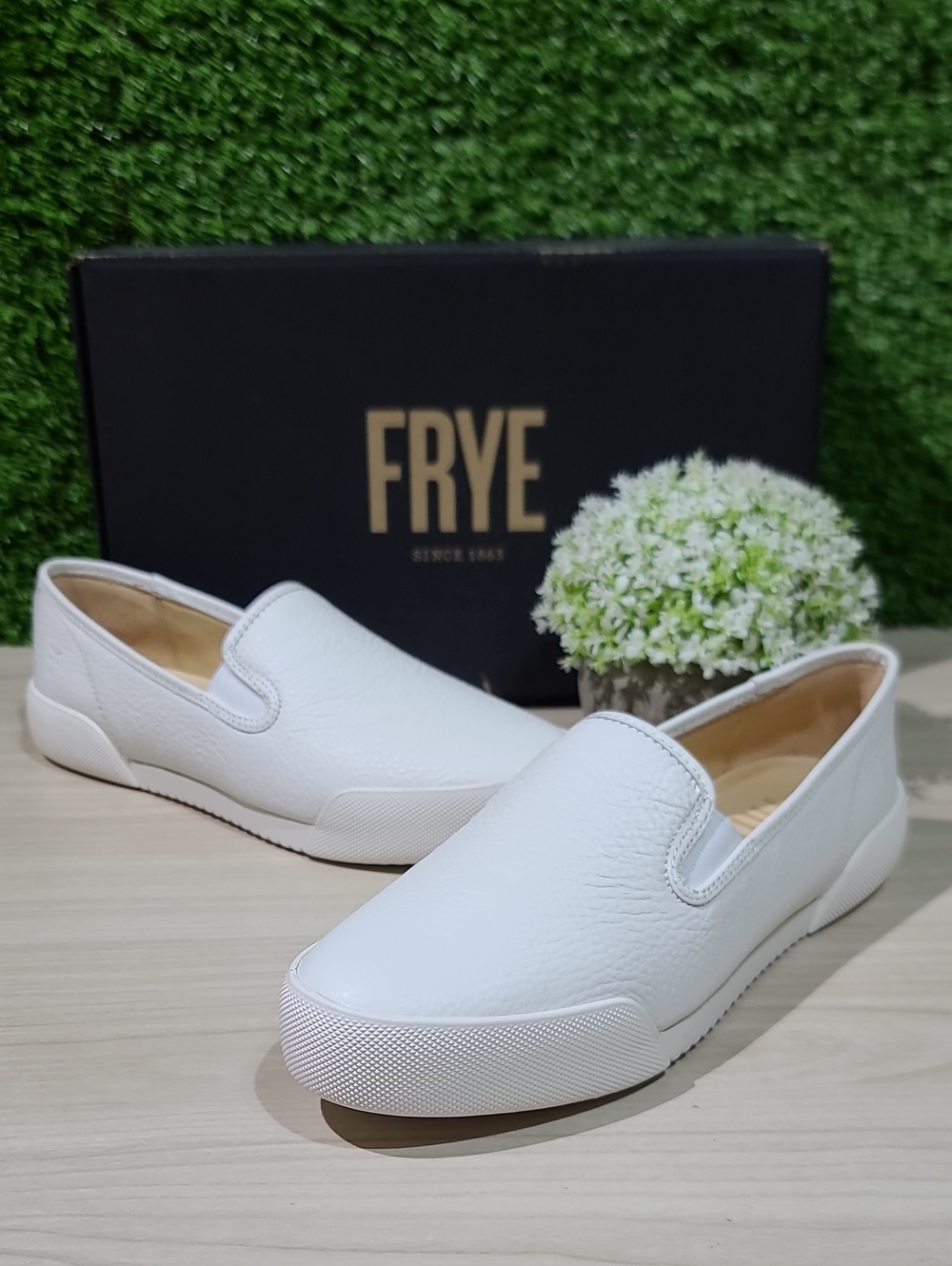 Frye Mia Slip On Sneakers - White / US Women's 7.5M NEW